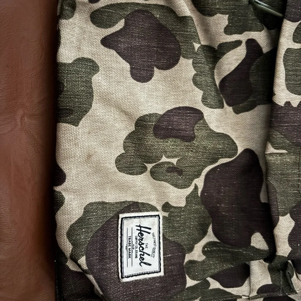 Backpack - Picture 2 of 5